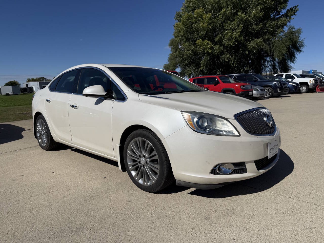 Used 2012 Buick Verano Leather FWD image 2