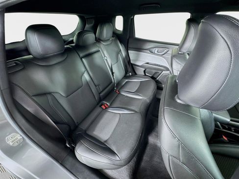 Used 2023 Jeep Compass Latitude image 26