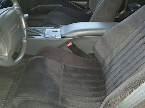 Used 1991 Pontiac Firebird Base image 17