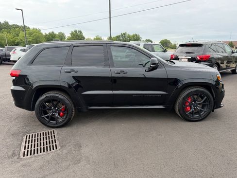 Used 2019 Jeep Grand Cherokee SRT w/ Trailer Tow Group IV AWD/4WD image 6