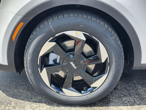New 2026 Kia Sorento EX FWD image 9
