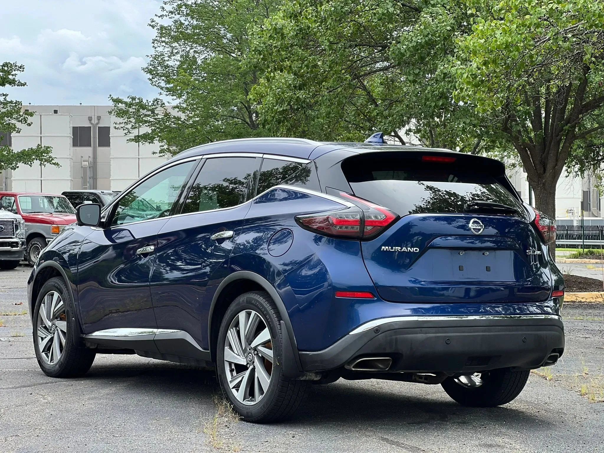 Used 2020 Nissan Murano SL w/ Moonroof Package AWD/4WD image 3