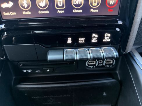 Used 2019 RAM 1500 Laramie RWD image 49