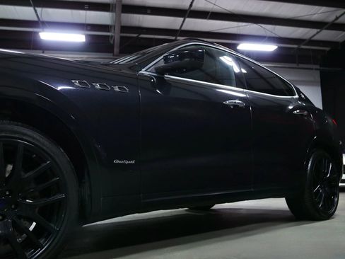 Used 2018 Maserati Levante S GranSport image 7