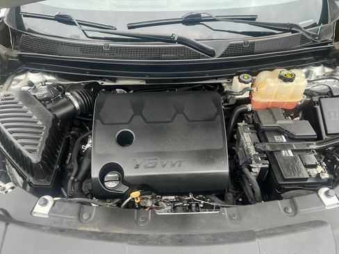 Used 2019 Chevrolet Traverse LT FWD image 22