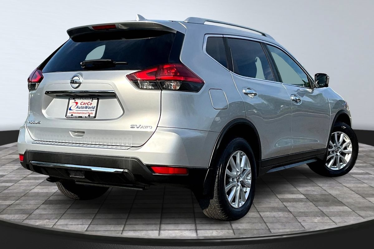 Used 2017 Nissan Rogue SV w/ SV Premium Package AWD/4WD image 5