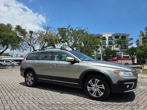 Used 2015 Volvo XC70 T5 Premier w/ Proximity Package FWD image 6