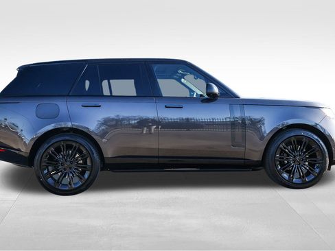New 2026 Land Rover Range Rover SE image 4