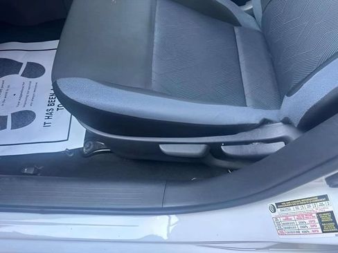 Used 2023 Nissan Versa SV FWD image 9