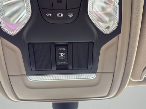 Used 2019 RAM 1500 Big Horn image 31