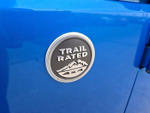 Used 2015 Jeep Wrangler Unlimited Sahara w/ Connectivity Group image 16