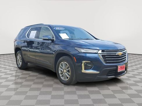 Used 2023 Chevrolet Traverse LT FWD image 3