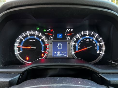 Used 2014 Toyota 4Runner SR5 image 19