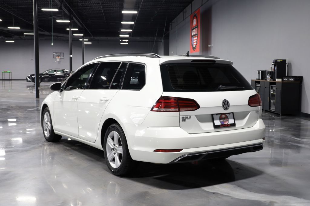 Used 2018 Volkswagen Golf SE FWD image 5
