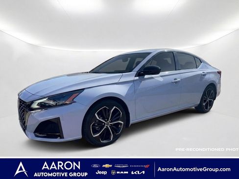 Used 2025 Nissan Altima 2.5 SR FWD image 1