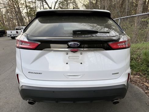 Used 2020 Ford Edge SE image 6