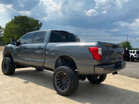 Used 2016 Nissan Titan SL AWD/4WD image 6