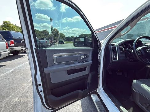 Used 2017 RAM 1500 Big Horn image 9