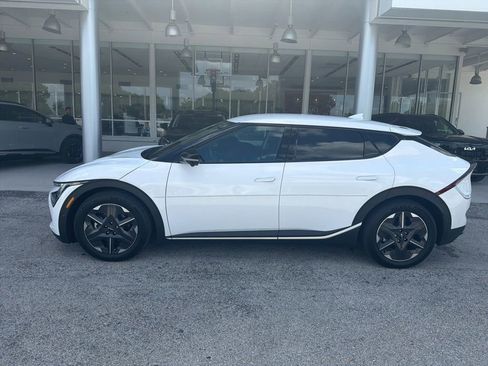 Used 2025 Kia EV6 Light w/ Light LR Technology Package image 4