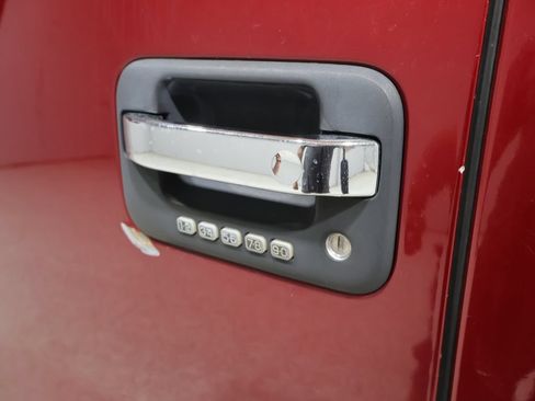 Used 2014 Ford F150 XLT w/ XLT Chrome Package AWD/4WD image 11