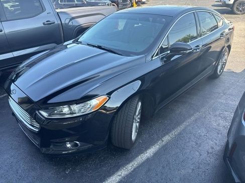 Used 2016 Ford Fusion SE w/ Equipment Group 202A FWD image 12
