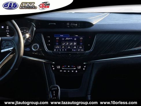 Used 2023 Cadillac XT6 Premium Luxury w/ Technology Package AWD/4WD image 19