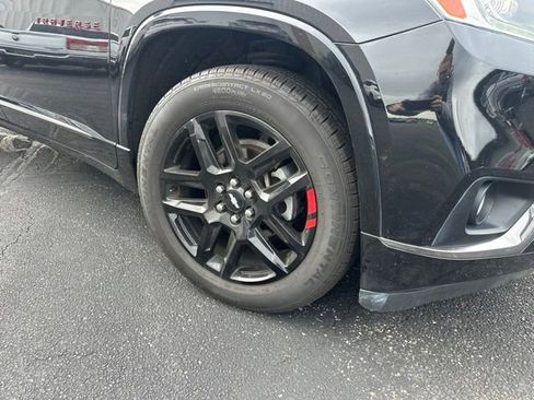 Used 2019 Chevrolet Traverse Premier w/ Redline Edition AWD/4WD image 3