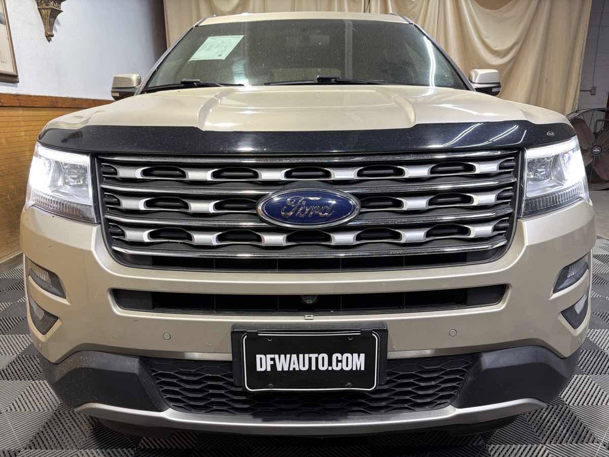 Used 2017 Ford Explorer Limited FWD image 3