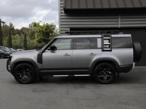 Certified 2023 Land Rover Defender 130 SE AWD/4WD image 5