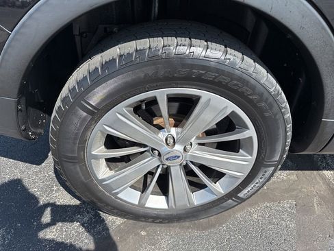 Used 2018 Ford Explorer Limited AWD/4WD image 26