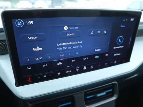 New 2026 Ford Maverick XLT w/ XLT Luxury Package AWD/4WD image 5