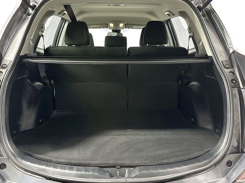 Used 2017 Toyota RAV4 LE FWD image 16