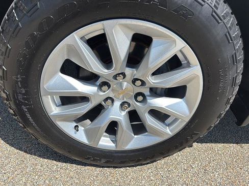 Used 2019 Chevrolet Silverado 1500 High Country w/ High Country Premium Package AWD/4WD image 9