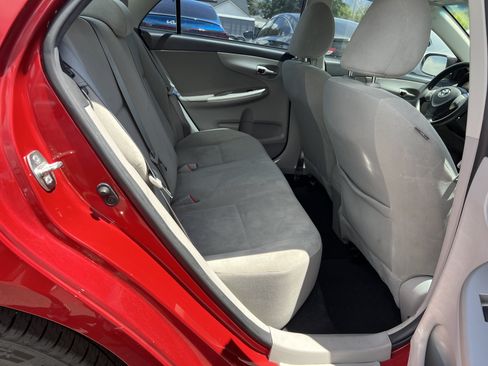 Used 2013 Toyota Corolla LE w/ Protection Pkg FWD image 10