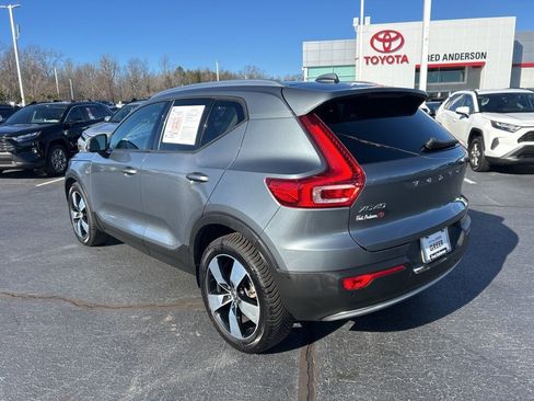 Used 2019 Volvo XC40 T5 Momentum image 17
