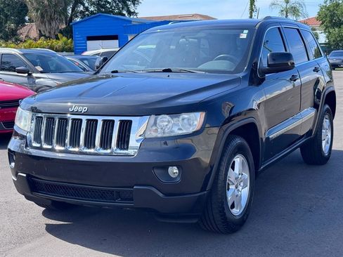 Used 2012 Jeep Grand Cherokee Laredo w/ Laredo E Group RWD image 3