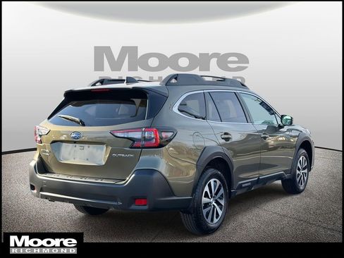 Used 2025 Subaru Outback Premium w/ Popular Package #1A image 2