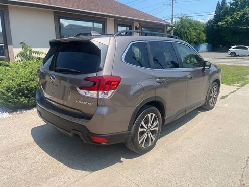 Used 2023 Subaru Forester Limited AWD/4WD image 2