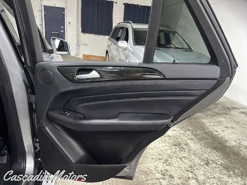 Used 2015 Mercedes-Benz ML 400 4MATIC image 23