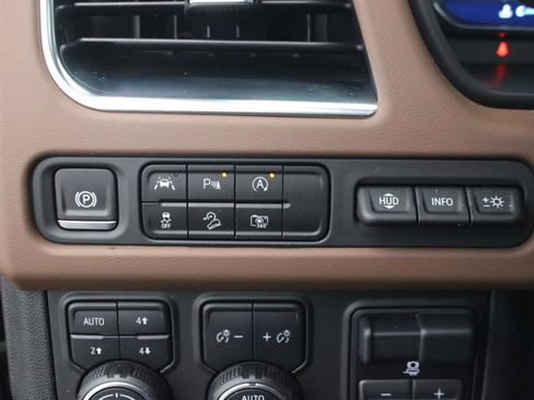 Used 2024 Chevrolet Tahoe High Country image 30