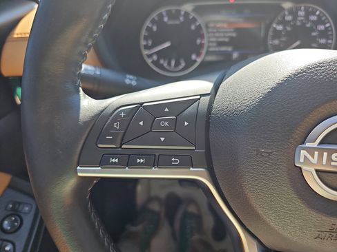 Used 2024 Nissan Sentra SV w/ SV Premium Package image 18