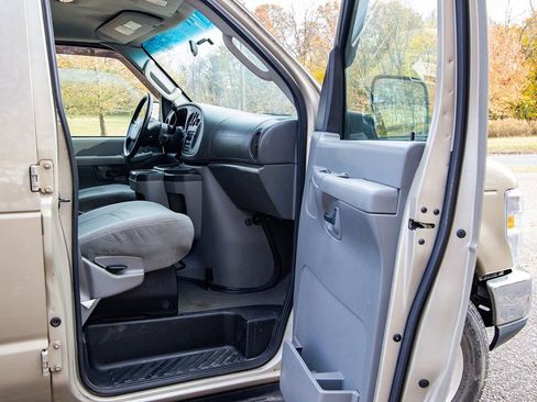 Used 2008 Ford E-350 and Econoline 350 XLT image 13