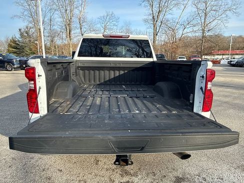 Used 2025 Chevrolet Silverado 2500 Custom w/ Custom Value Package image 13