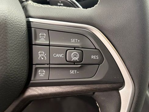 New 2026 Jeep Grand Cherokee Limited w/ Limited Altitude Package AWD/4WD image 19