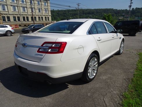 Used 2018 Ford Taurus Limited image 6