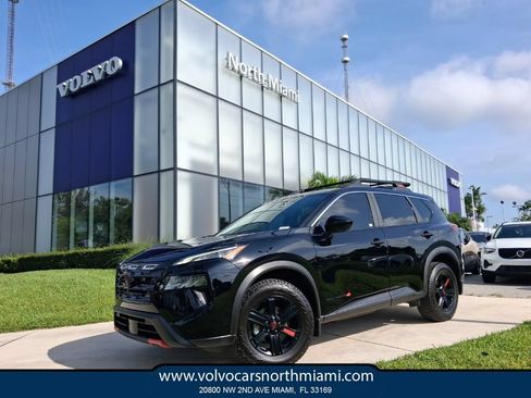Used 2025 Nissan Rogue SV AWD/4WD image 1