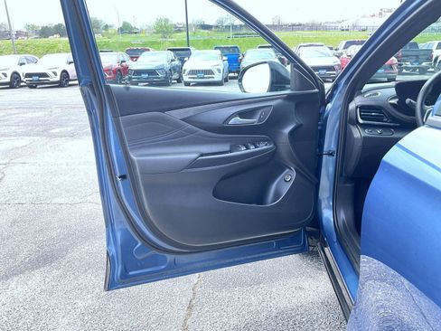 Used 2024 Buick Envista Sport Touring w/ Convenience I Package FWD image 9