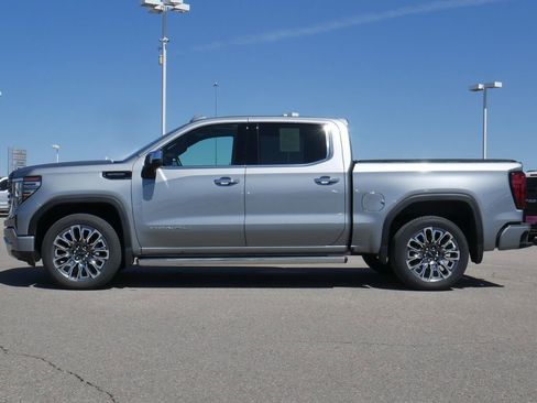 Used 2025 GMC Sierra 1500 Denali Ultimate AWD/4WD image 3