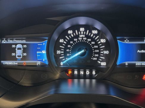 Used 2022 Ford Edge Titanium image 3