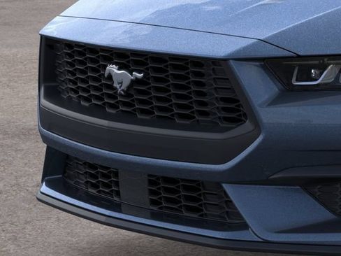 Used 2025 Ford Mustang Coupe RWD image 17